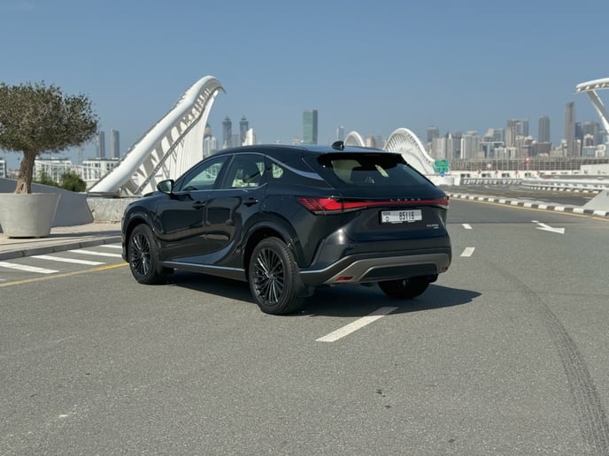 إيجار لكزس RX 350 (أسود), 2024 في رأس الخيمة