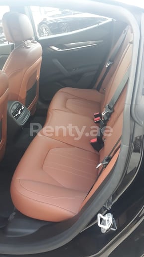 Maserati Ghibli (Noir), 2019 &agrave; louer &agrave; Duba&iuml;