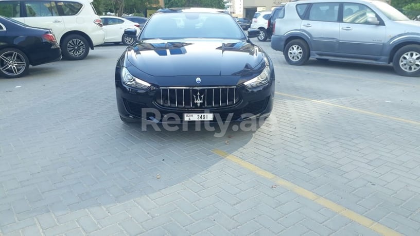Maserati Ghibli (Noir), 2019 &agrave; louer &agrave; Duba&iuml;