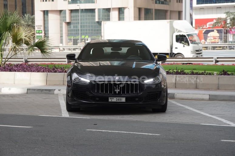 Maserati Ghibli (Negro), 2019 para alquiler en Sharjah