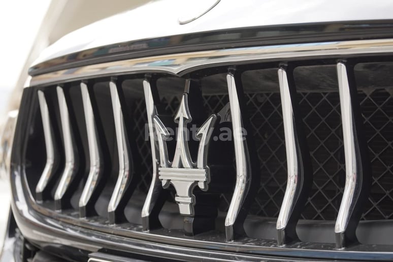 Maserati Ghibli (Negro), 2019 para alquiler en Sharjah