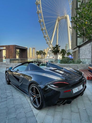 إيجار مكلارين 570S سبايدر (أسود), 2018 في دبي