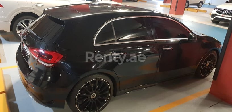 Dubai'de kiralık Mercedes A250 Serisi (Siyah), 2020