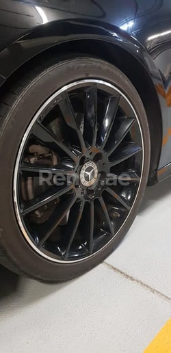 Dubai'de kiralık Mercedes A250 Serisi (Siyah), 2020