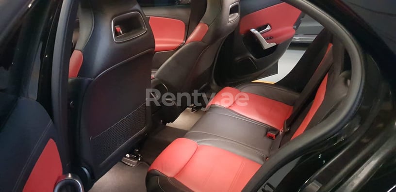 Dubai'de kiralık Mercedes A250 Serisi (Siyah), 2020