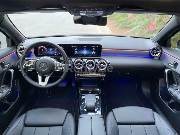 Mercedes A-Klasse (Schwarz), 2020  zur Miete in Dubai