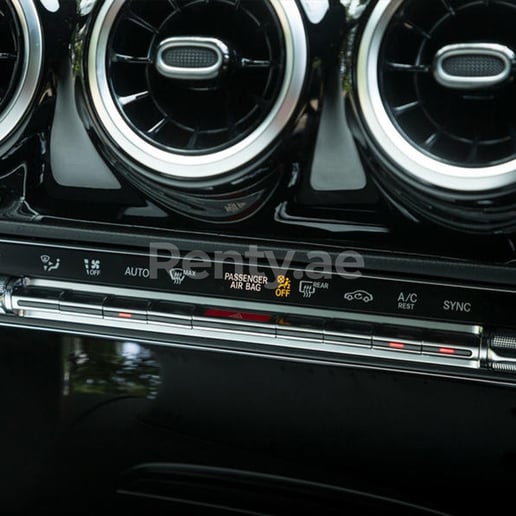 Mercedes A-Klasse (Schwarz), 2020  zur Miete in Dubai