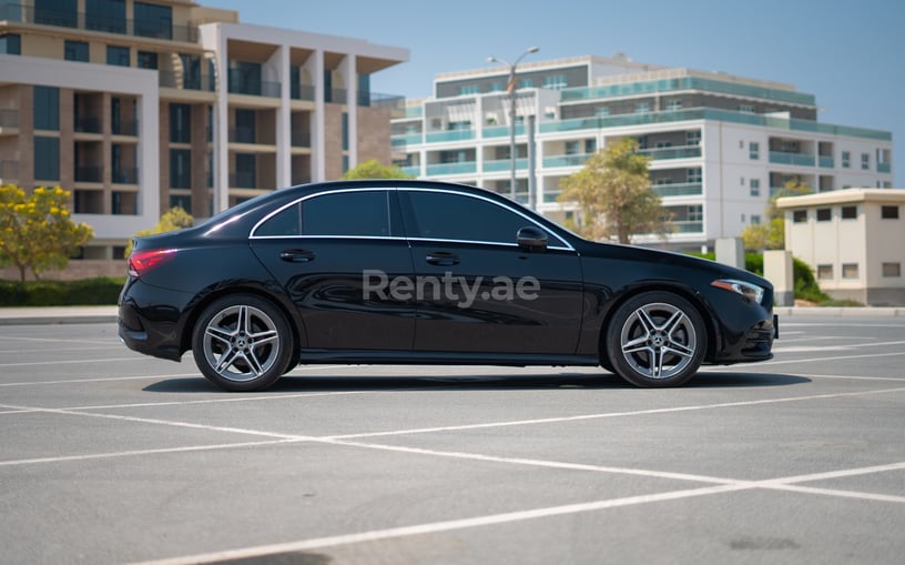 Mercedes A220 (Negro), 2021 para alquiler en Abu Dhabi