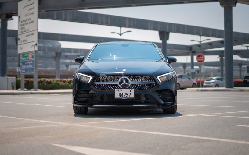 Mercedes A220 (Negro), 2021 para alquiler en Abu Dhabi