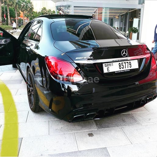 إيجار مرسيدس AMG C63s Carbon Edition (أسود), 2019 في دبي