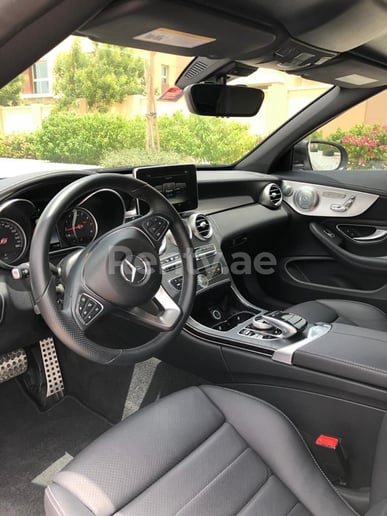 Mercedes C Class (Nero), 2017 in affitto a Dubai