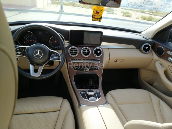 إيجار مرسيدس C300 كلاس (أسود), 2020 في دبي