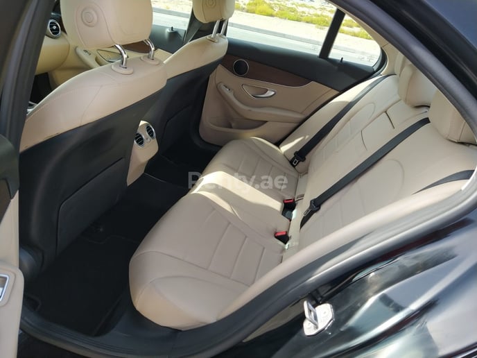 إيجار مرسيدس C300 كلاس (أسود), 2020 في دبي