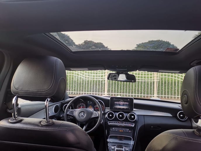 Dubai'de kiralık Mercedes C63 AMG specs (Siyah), 2018