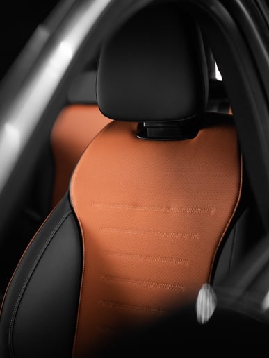 Dubai'de kiralık Mercedes C200 (Siyah), 2025