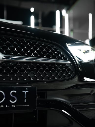 Dubai'de kiralık Mercedes C200 (Siyah), 2025