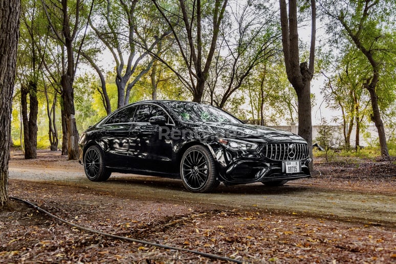 Mercedes CLA 250 with CLA 45 Body Kit (Schwarz), 2020  zur Miete in Dubai