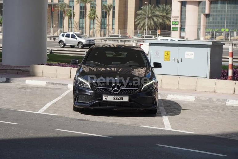 Mercedes CLA (Noir), 2018 &agrave; louer &agrave; Sharjah