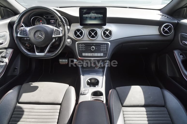 Mercedes CLA (Noir), 2018 &agrave; louer &agrave; Sharjah