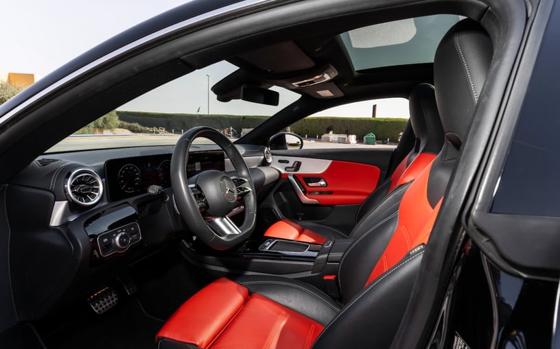 Mercedes CLA250 (Черный), 2024 для аренды в Рас-эль-Хайме