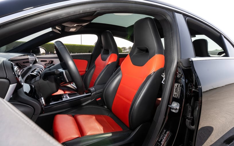Mercedes CLA250 (Черный), 2024 для аренды в Рас-эль-Хайме
