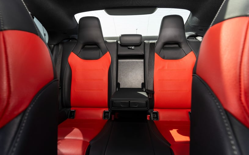 Mercedes CLA250 (Черный), 2024 для аренды в Рас-эль-Хайме