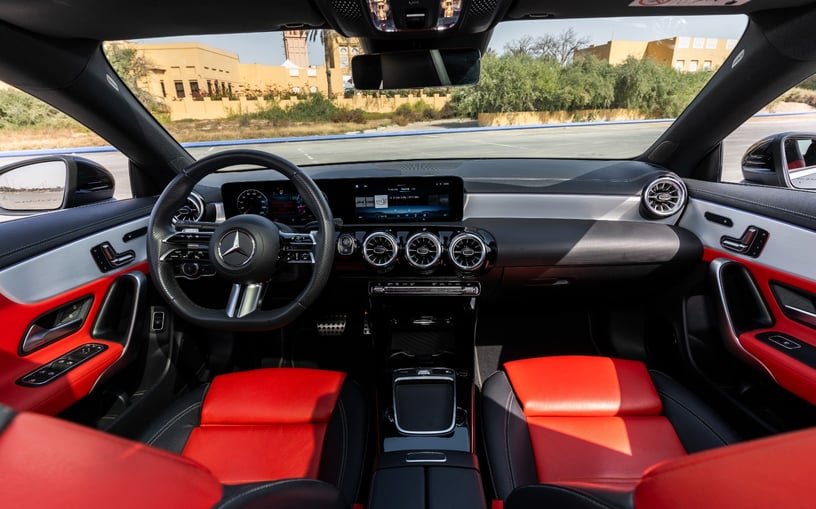 Mercedes CLA250 (Черный), 2024 для аренды в Рас-эль-Хайме