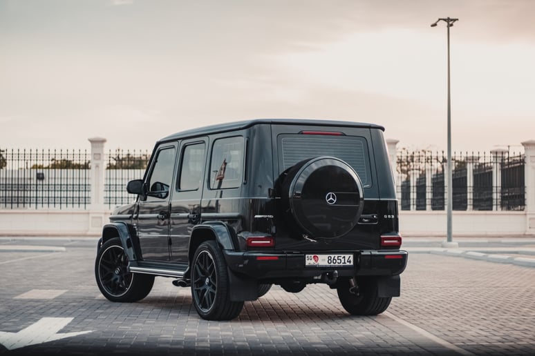 Mercedes G63 AMG (Zwart), 2022 te huur in Abu Dhabi
