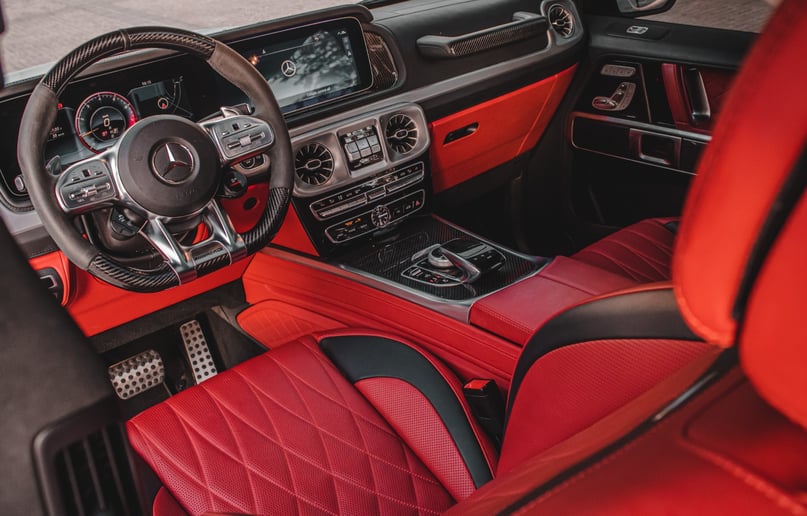 Mercedes G63 AMG (Zwart), 2022 te huur in Abu Dhabi