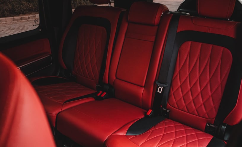 Mercedes G63 AMG (Zwart), 2022 te huur in Abu Dhabi