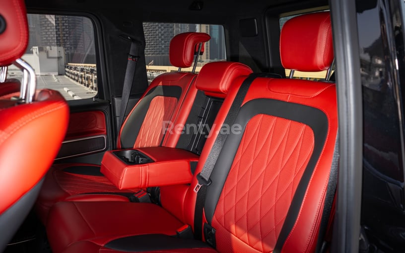 إيجار مرسيدس G63 AMG (أسود), 2020 في أبو ظبي