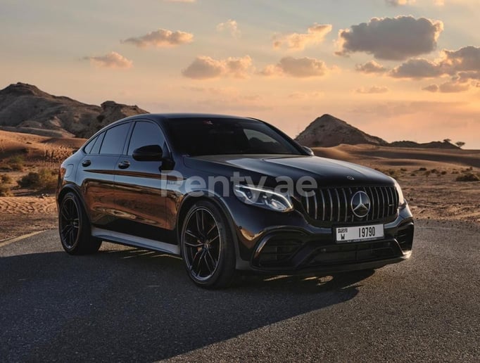 Mercedes GLC-S (Schwarz), 2020  zur Miete in Dubai