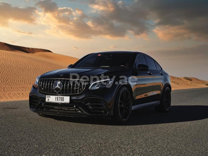 Mercedes GLC-S (Schwarz), 2020  zur Miete in Dubai