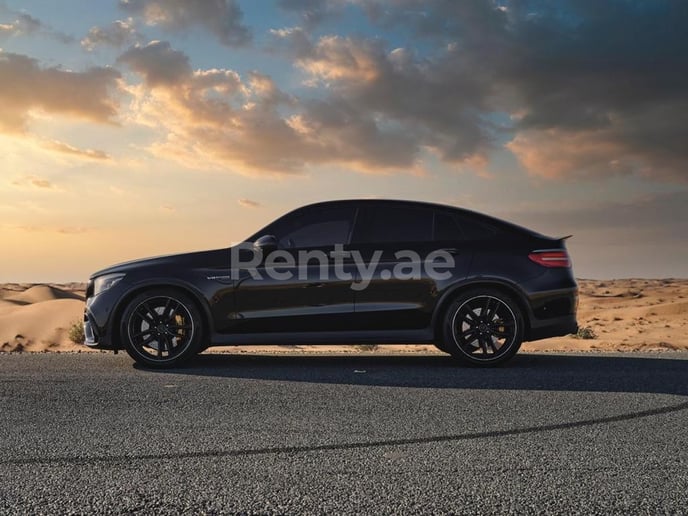Mercedes GLC-S (Schwarz), 2020  zur Miete in Dubai