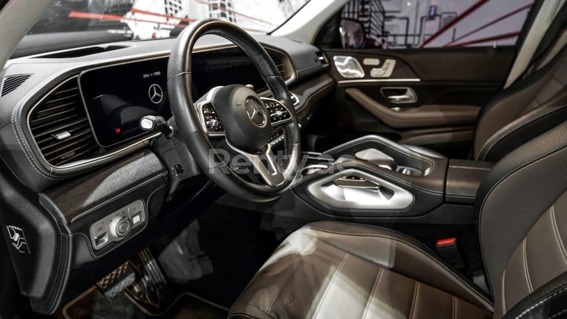 在迪拜 租 梅赛德斯GLE 450 AMG (黑色), 2019
