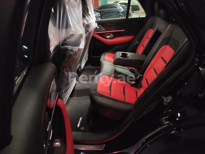 在迪拜 租 梅赛德斯GLE 63 S AMG (黑色), 2021