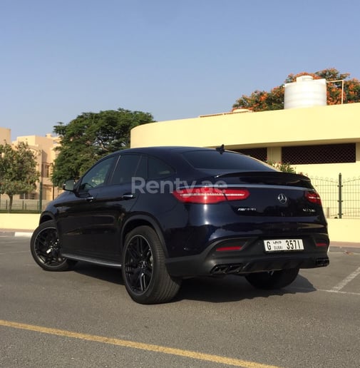 在迪拜 租 梅赛德斯GLE 63AMG (黑色), 2018