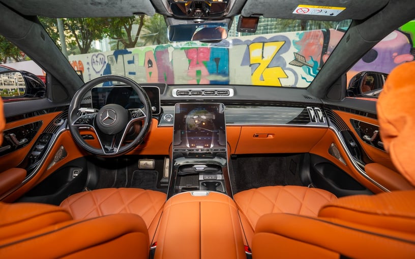 Mercedes Maybach S580 (Zwart), 2023 - lease-aanbiedingen in Abu Dhabi