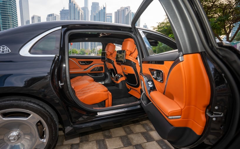 Mercedes Maybach S580 (Zwart), 2023 - lease-aanbiedingen in Abu Dhabi