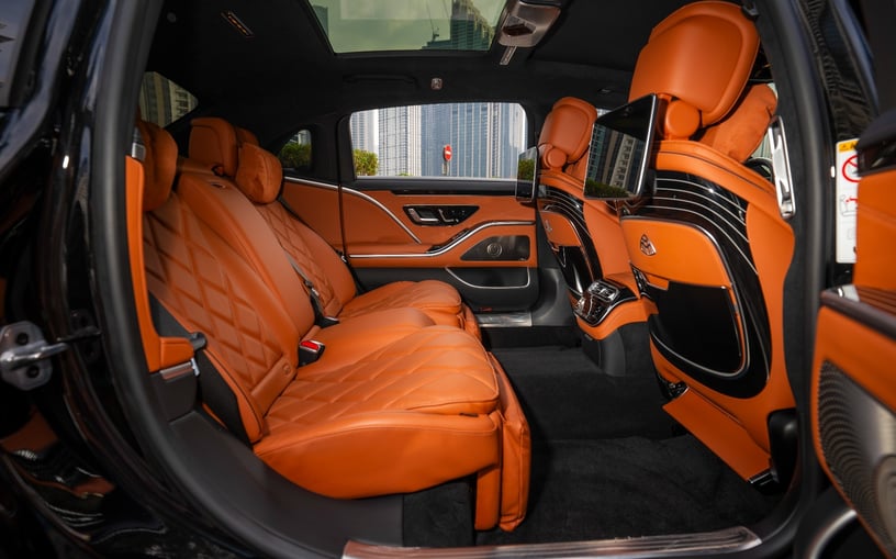 Mercedes Maybach S580 (Zwart), 2023 - lease-aanbiedingen in Abu Dhabi