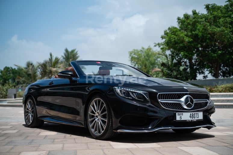 إيجار مرسيدس S 500 كابريو (أسود), 2018 في الشارقة