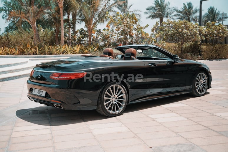 إيجار مرسيدس S 500 كابريو (أسود), 2018 في الشارقة