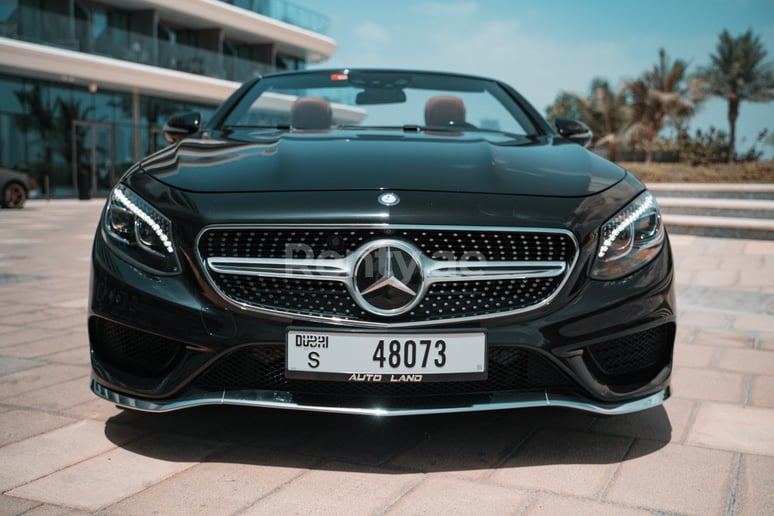 إيجار مرسيدس S 500 كابريو (أسود), 2018 في الشارقة