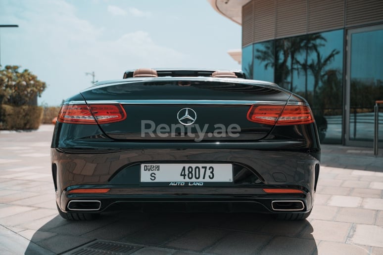 إيجار مرسيدس S 500 كابريو (أسود), 2018 في الشارقة