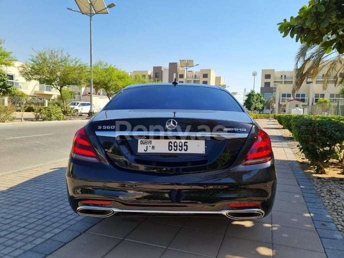إيجار مرسيدس S 560 (أسود), 2019 في دبي