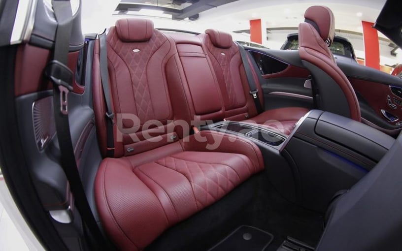 Mercedes S500 Cabriolet (Noir), 2018 &agrave; louer &agrave; Duba&iuml;