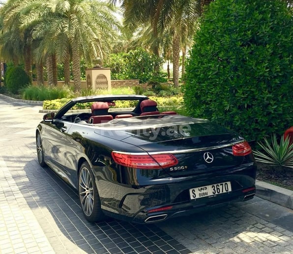 Mercedes S500 Cabriolet (Noir), 2018 &agrave; louer &agrave; Duba&iuml;