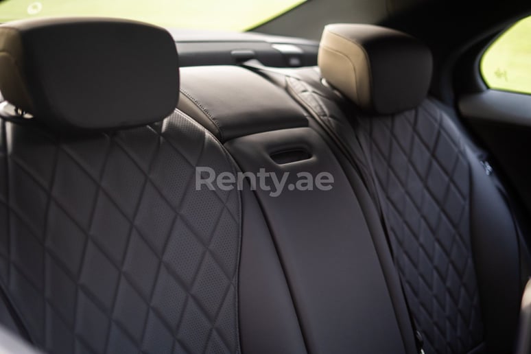 Mercedes S500 Class (Nero), 2021 in affitto a Dubai