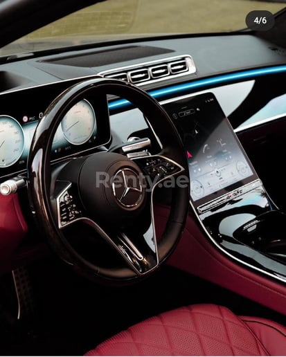 Mercedes S500 Class (Zwart), 2021 te huur in Dubai