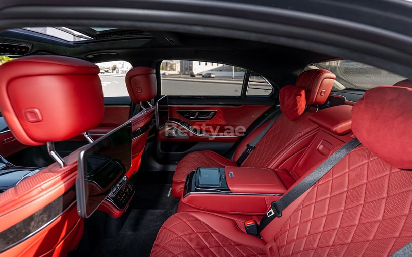 Mercedes S500 (Noir), 2021 &agrave; louer &agrave; Abu Dhabi